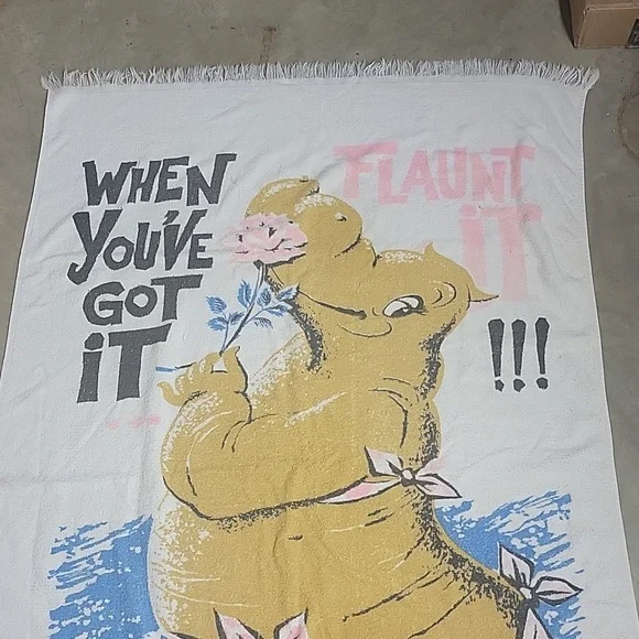 Big beautiful hippo "when you've got it flaunt it!!!" Beach towel vintage - Picture 2 of 4